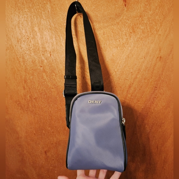 Dkny Other - DKNY Harrow Sling Bag